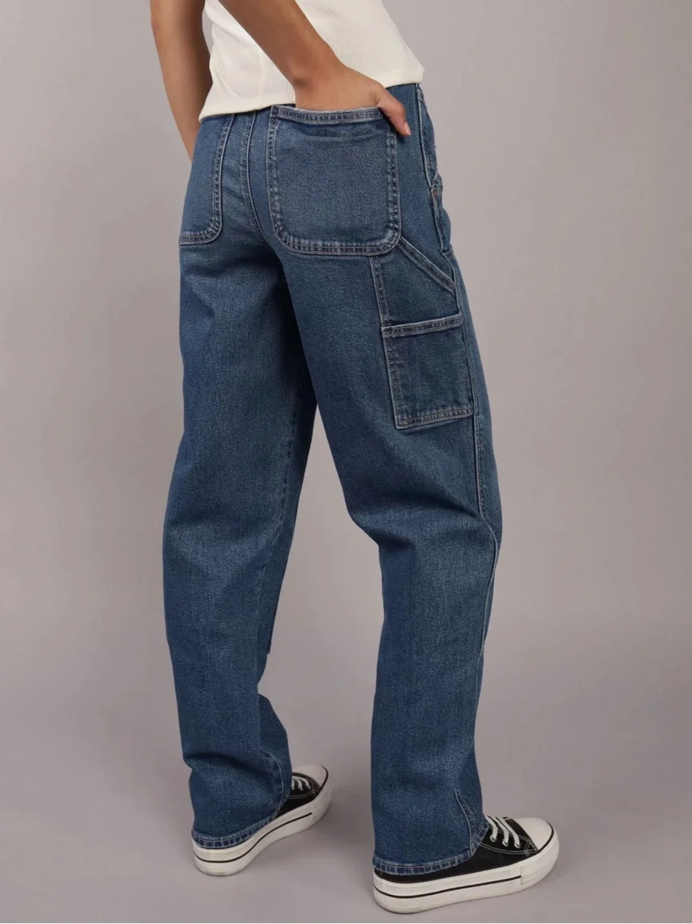 AE Strigid Super High-Waisted Baggy Straight Cargo Jean size 8